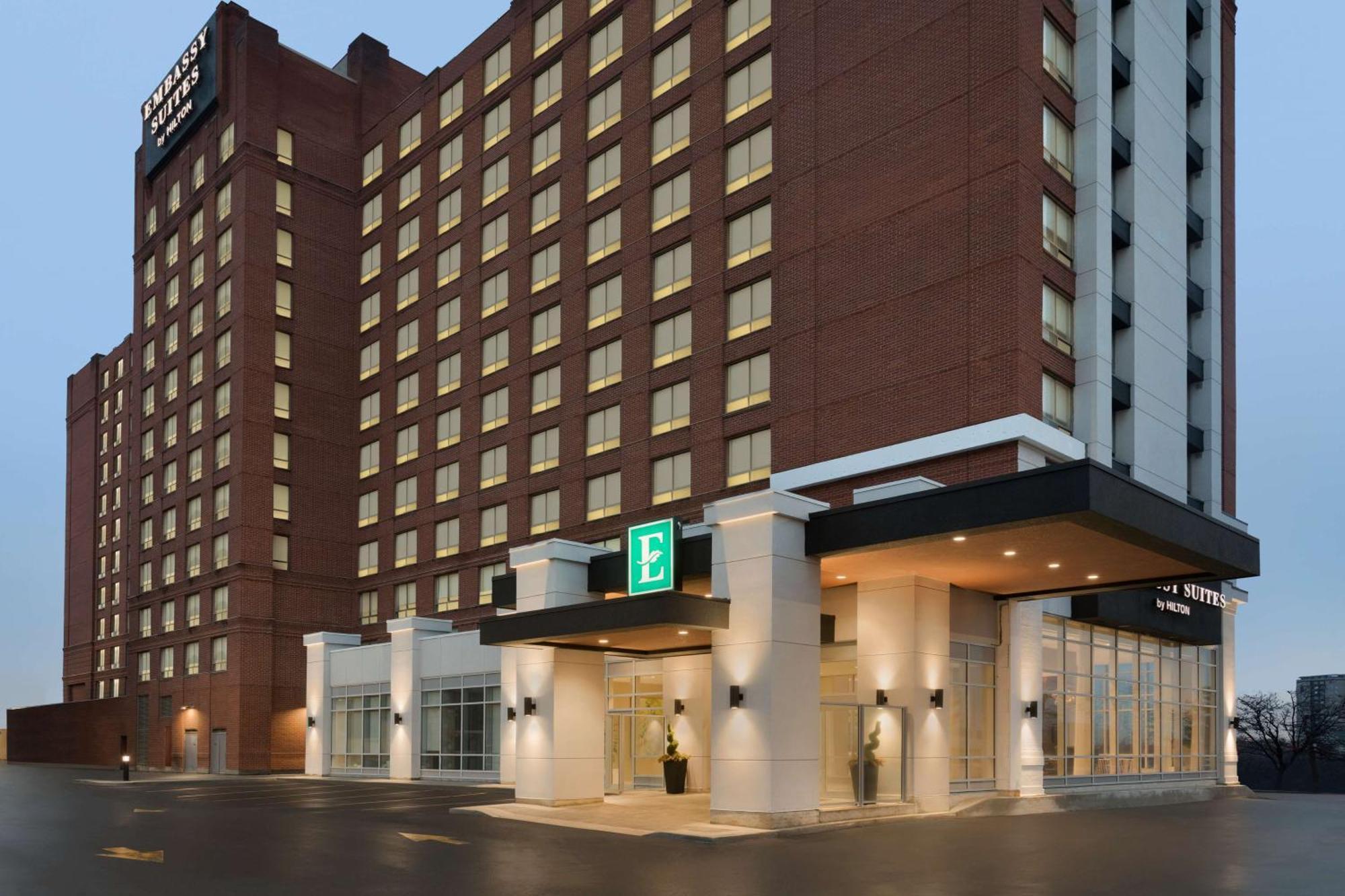 Embassy Suites By Hilton Toronto Airport Buitenkant foto